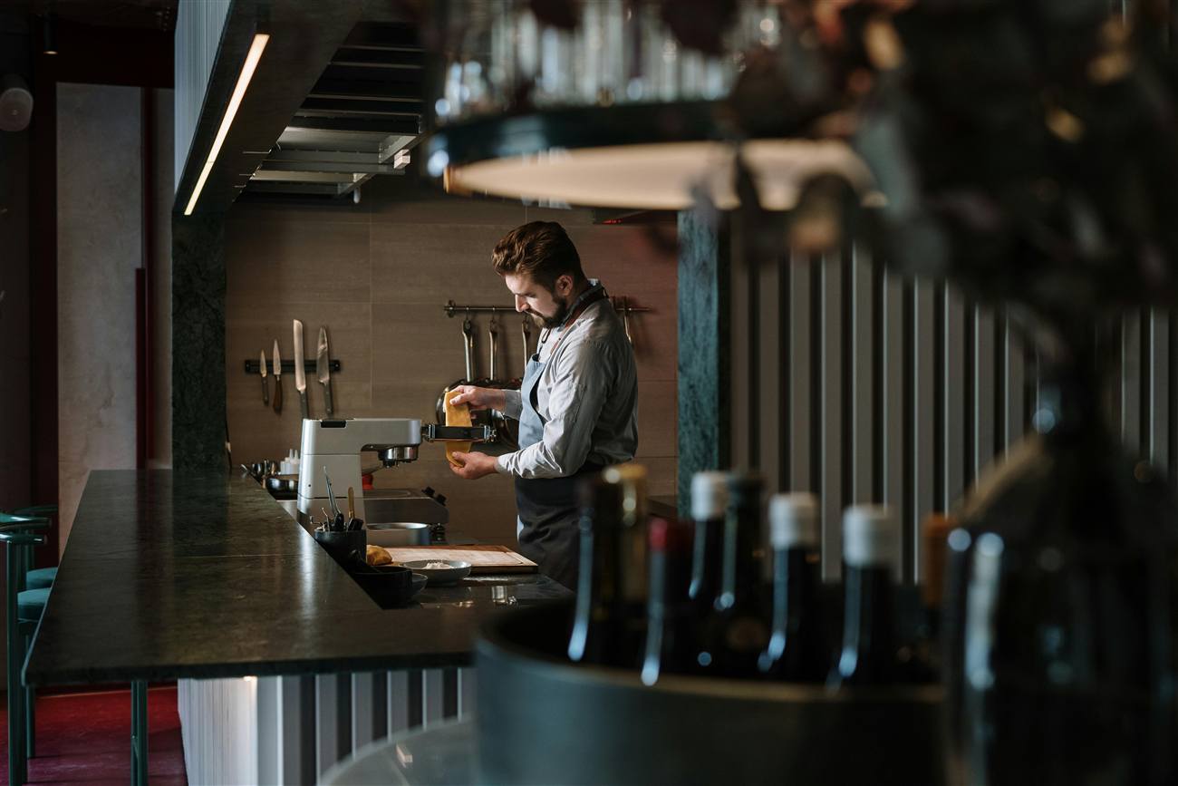 Modern automated retail dining space