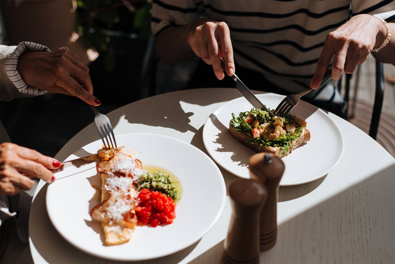 Modern automated retail dining space